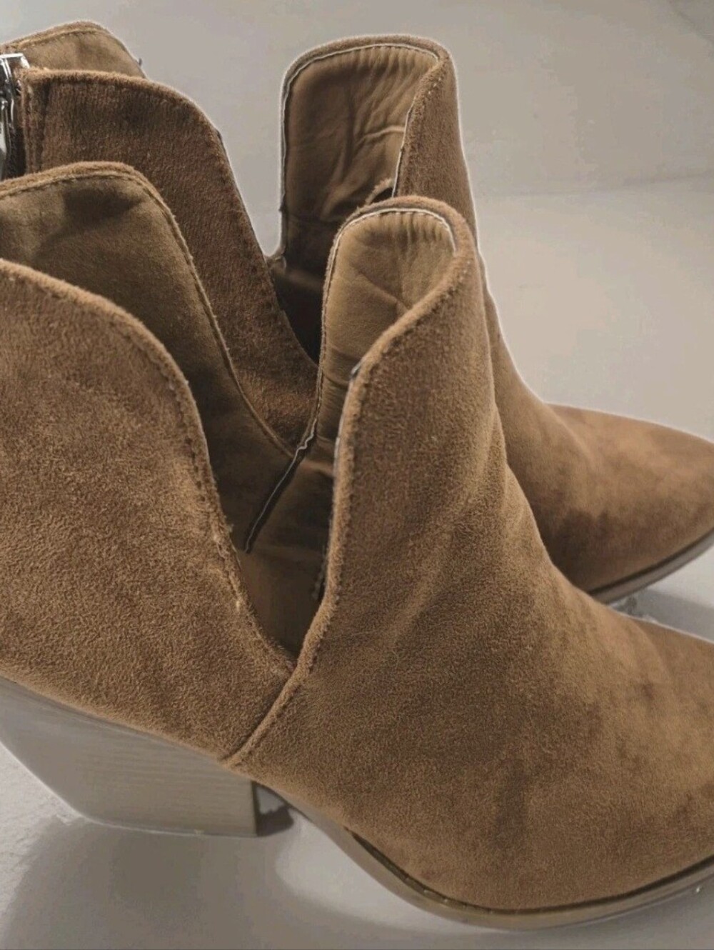 Yoki Faux Suede V-Cut Ankle Booties in Cognac Brown Size 7 Back Zip Almond Toe